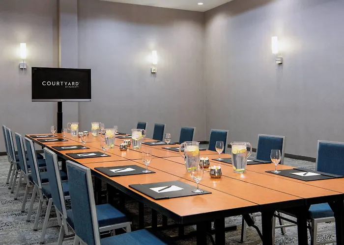 Courtyard By Marriott Edmonton West