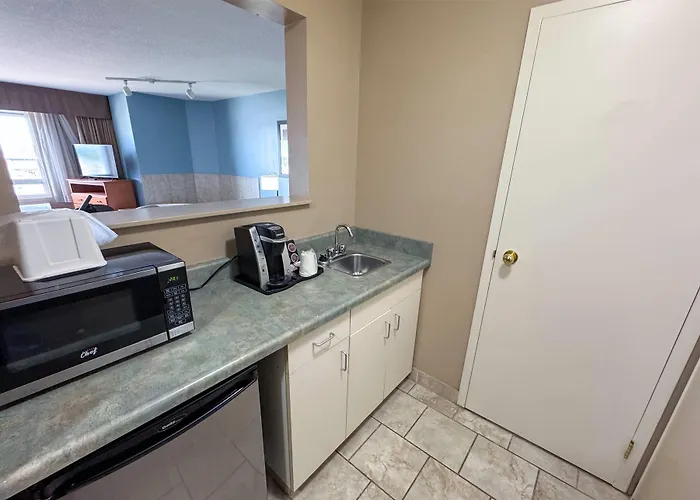 Super 8 By Wyndham Edmonton South